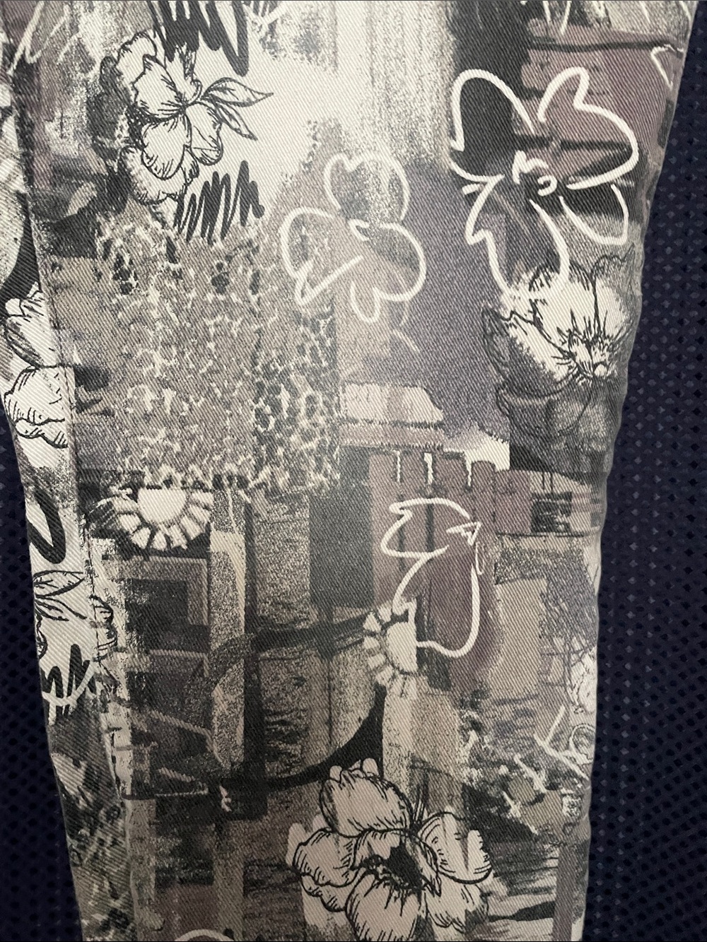 LOGO by Lori Goldstein Floral Abstract Capris - Gray Multi - Picture 9 of 11